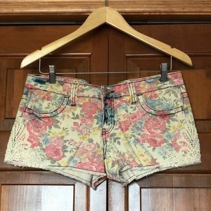 Vanity floral denim short